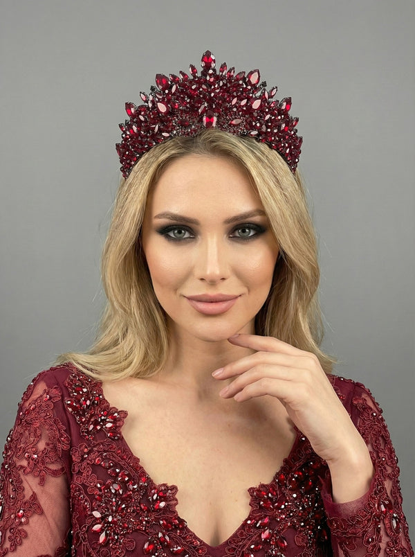 Taçlı Gelin Saç Aksesuarı – Kristal Işıltılı Yüksek Model