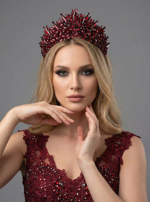 El Yapımı Kristal Gelin Tacı – Işıltılı ve Modern Tasarım