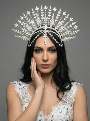 El Yapımı Işıltılı Gelin Tacı – Yaprak Desenli Geniş Form