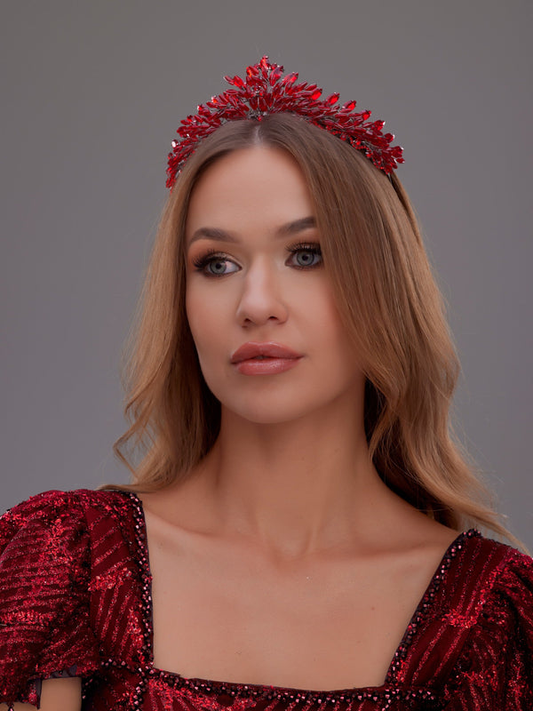 Kristal Boncuklu Zarif Taç