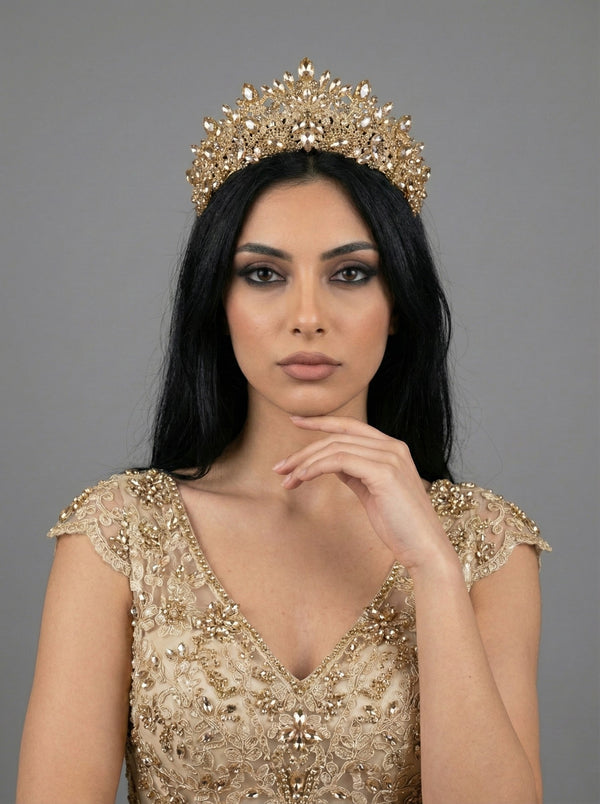 Taçlı Gelin Saç Aksesuarı – Kristal Işıltılı Yüksek Model