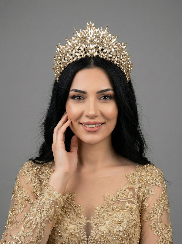Işıltılı Kına Gecesi Tacı – Kristal Taşlı Gösterişli Model