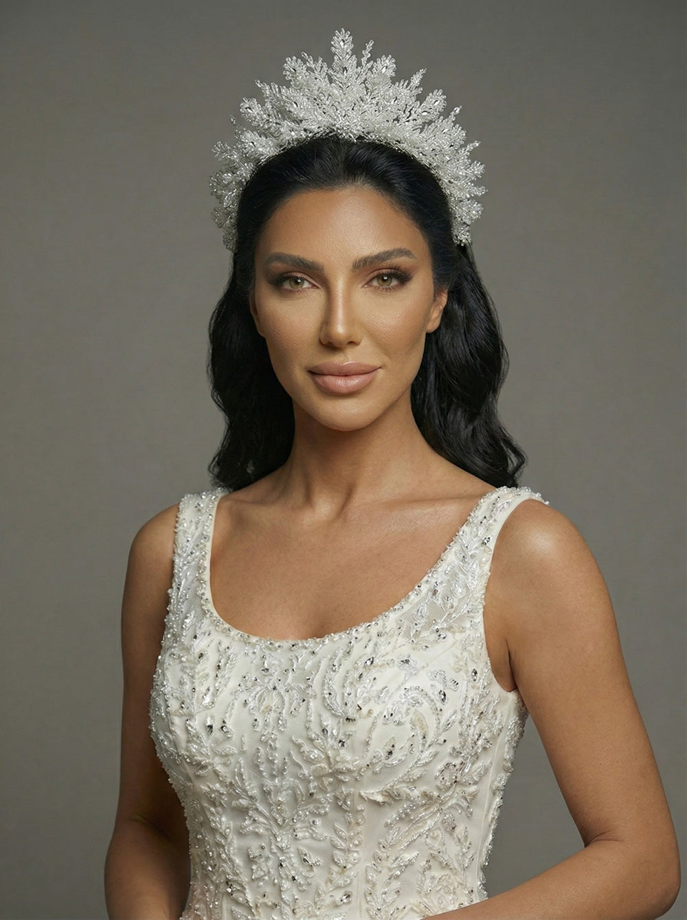 Işıltılı Zirkon Kristal ve İnci Detaylı El Yapımı Gelin Tacı