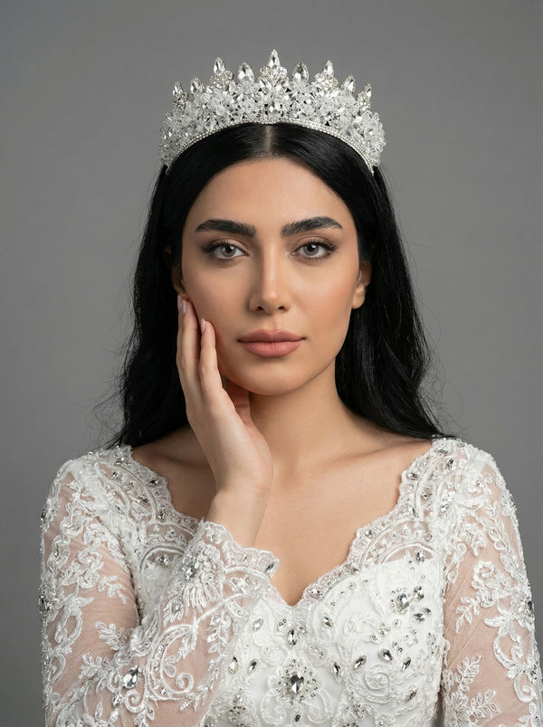 Kraliçe Modeli Kristal Gelin Tacı – Işıltılı El Yapımı Taç