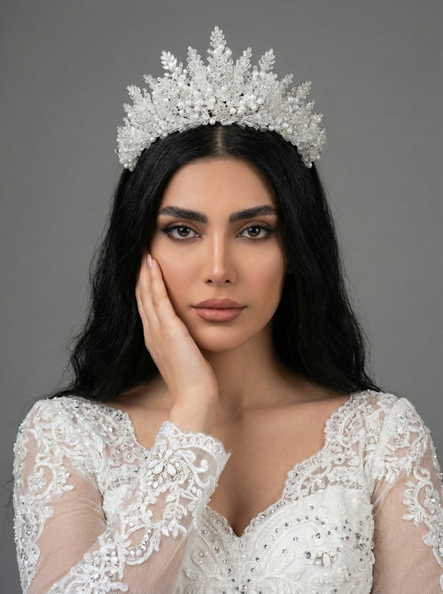 İnci ve Kristal Detaylı Gelin Tacı – El Yapımı Taç Modeli