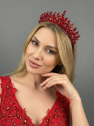Kristal Taşlı El Yapımı Taç – Özel Günler İçin Işıltılı Seçim