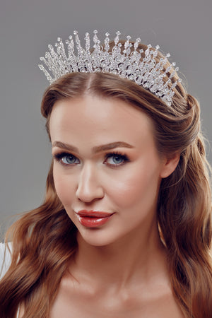 Işıltılı Kristal Taç – Özel Renk Seçenekleriyle Gelin Tacı