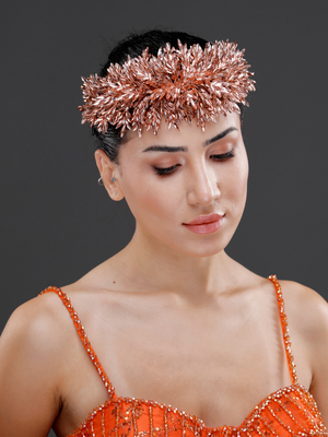Yoğun Kristal Yapraklı Gelin Tacı – Işıltılı Zarif Bridal Headpiece
