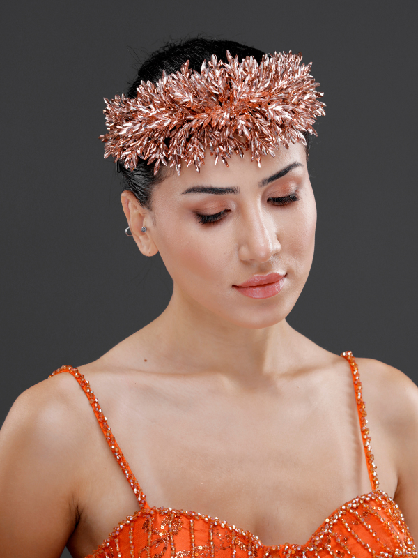 Yoğun Kristal Yapraklı Gelin Tacı – Işıltılı Zarif Bridal Headpiece