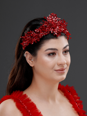 Yoğun Kristal Gelin Tacı – Yüksek Form Işıltılı Aksesuar