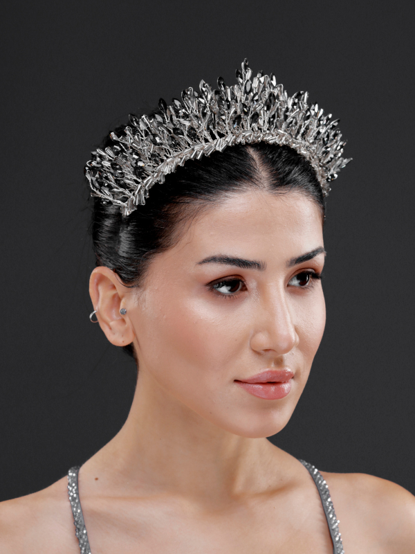 Gösterişli Kristal Gelin Tacı – Işıltılı ve Zarif
