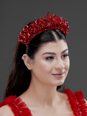 Gösterişli Kristal Gelin Tacı – Işıltılı ve Zarif
