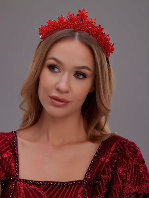 Işıltılı Kristal Taç – Özel Günler İçin El Yapımı Işıltılı Tasarım