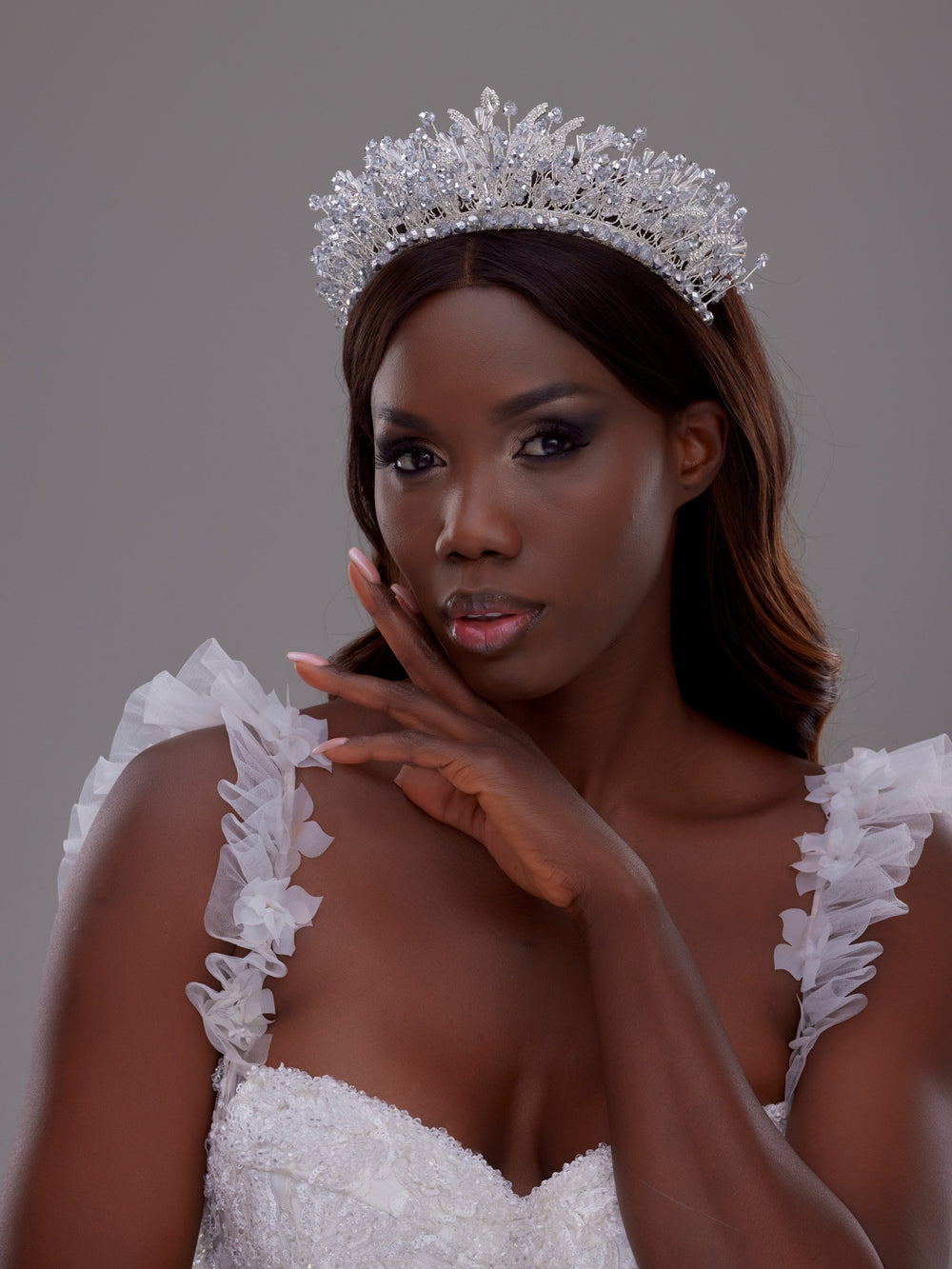 Lüks Kristal Gelin Tacı | Göz Alıcı Metal Yapı ve Işıltılı Boncuk İşlemeler