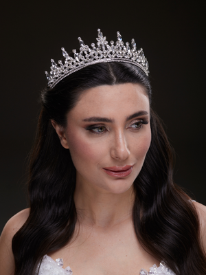 Kristal Taşlı Kraliçe Model Gelin Tacı Işıltılı Düğün Saç Aksesuarı