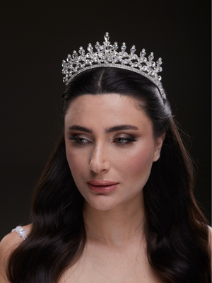 Kristal Taşlı Kraliçe Model Gelin Tacı Işıltılı Düğün Saç Aksesuarı